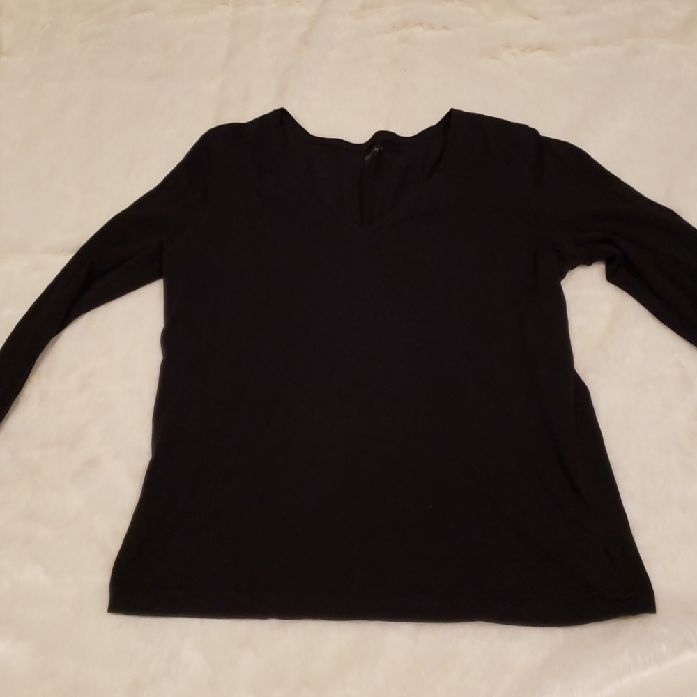 Gap PureBody long sleeve V neck Tshirt